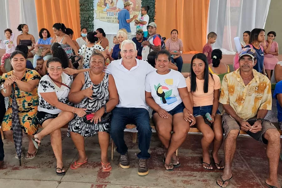 Prefeitura entrega peixes em celebração à Páscoa, levando fé e esperança às famílias Prefeitura entrega peixes em celebração à Páscoa, levando fé e esperança às famílias
