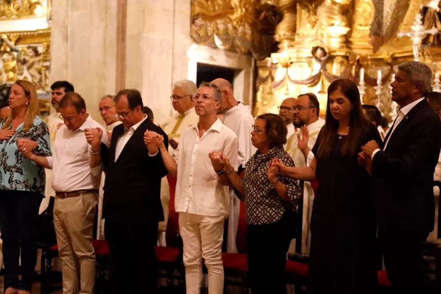 Governador Jerônimo participa de missa em sufrágio da alma do Papa Francisco