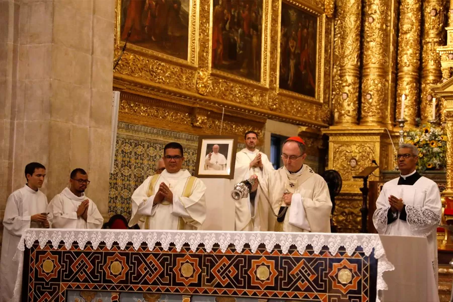 Governador Jerônimo participa de missa em sufrágio da alma do Papa Francisco Governador Jerônimo participa de missa em sufrágio da alma do Papa Francisco