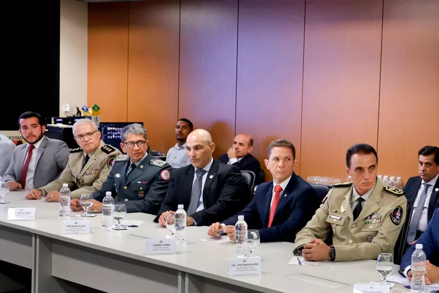 Jerônimo encaminha Projeto de Lei que altera estrutura remuneratória das carreiras da Segurança Pública do Estado
