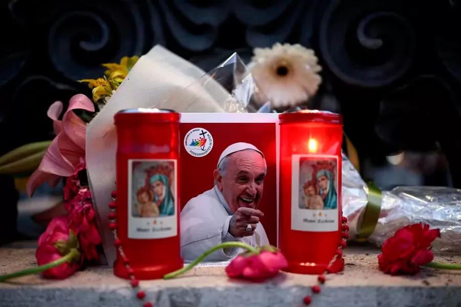 Arcebispo de Salvador embarca para o Vaticano após morte do papa; cardeal participará do Conclave