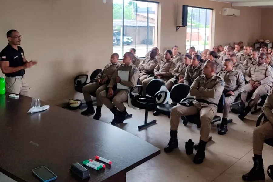 8ª Coorpin realiza palestra de capacitação para novos soldados da PMBA 8ª Coorpin realiza palestra de capacitação para novos soldados da PMBA