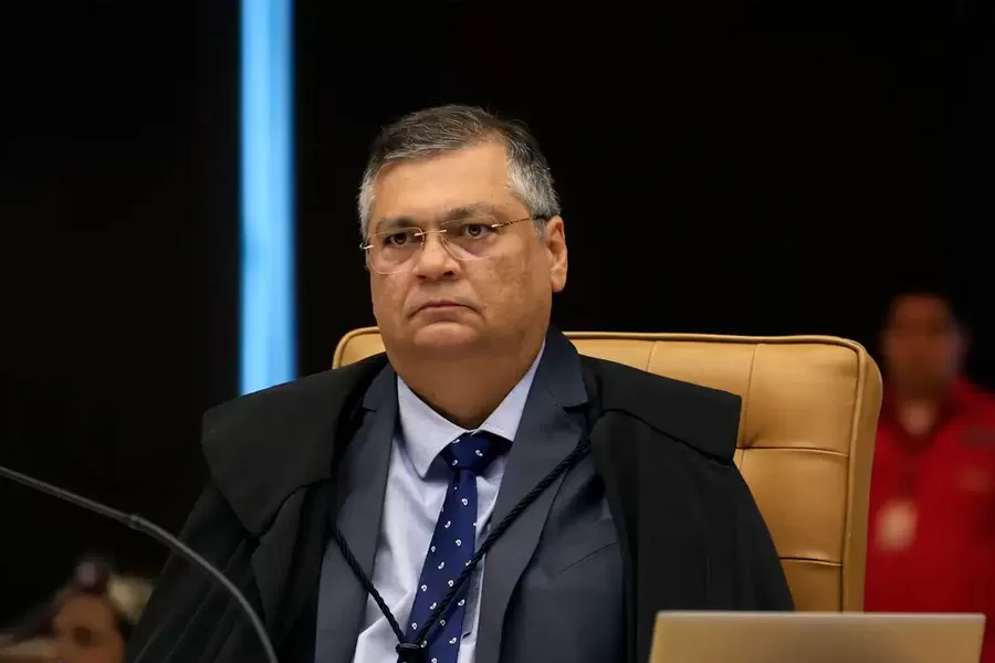 Dino manda suspender pagamento de 1,2 mil emendas da saúde