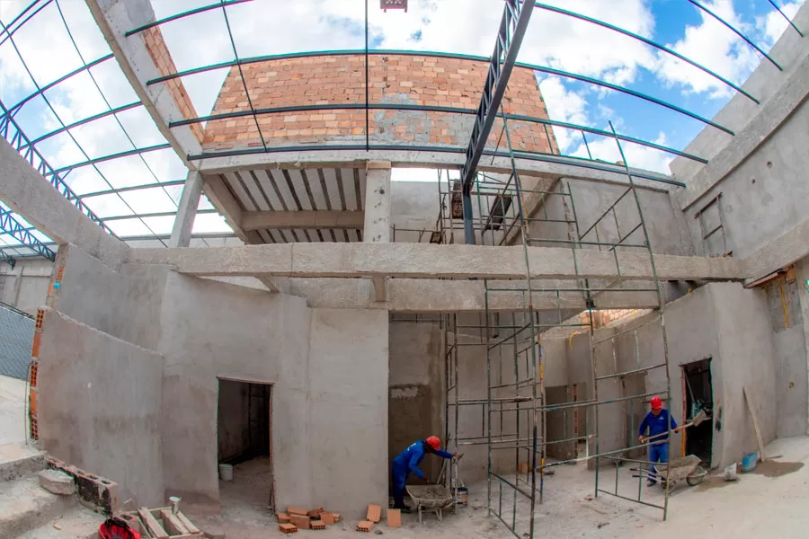 Compromisso com a Educação: Prefeitura acelera obras de auditório da Escola Antônio Chicon Compromisso com a Educação: Prefeitura acelera obras de auditório da Escola Antônio Chicon