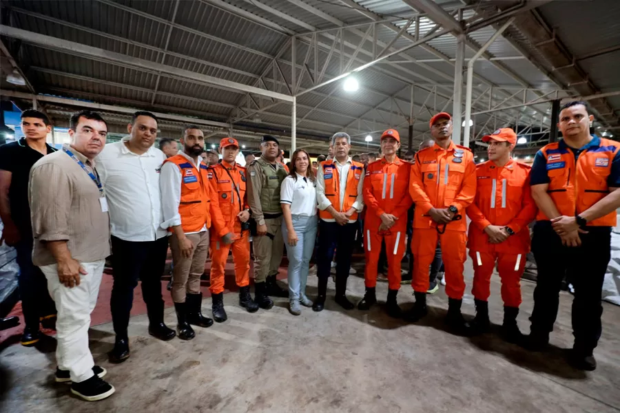 Governador Jerônimo vistoria áreas afetadas pelas fortes chuvas em Santo Amaro