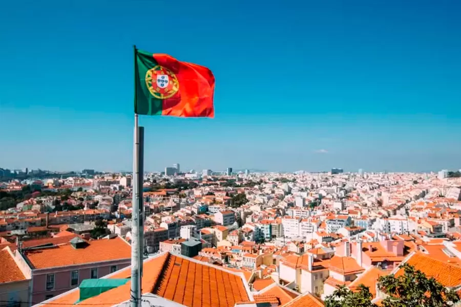 Portugal vai notificar milhares de imigrantes, incluindo brasileiros, para que deixem o país