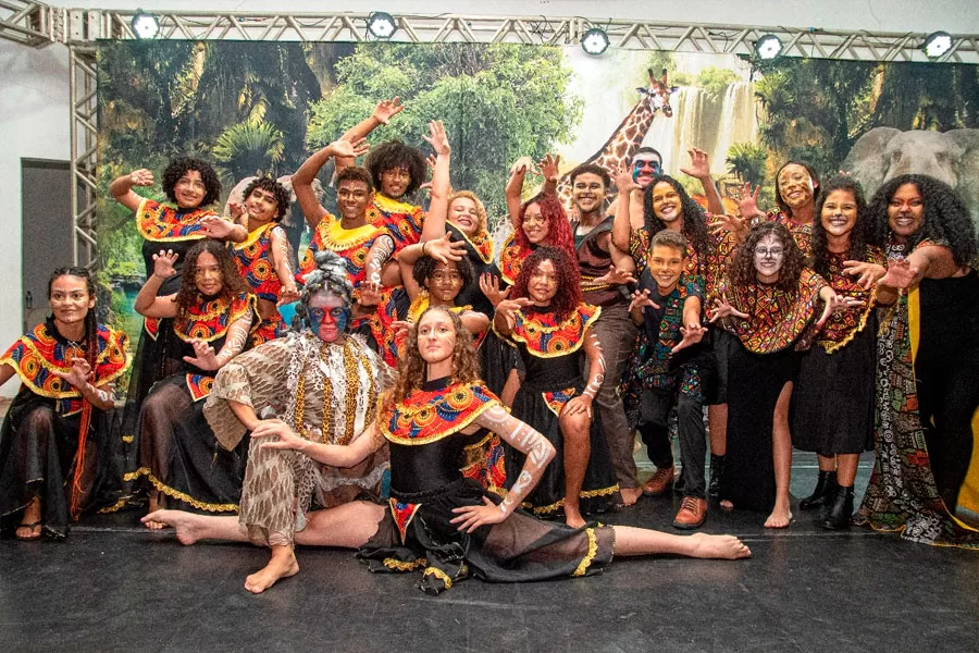 Espetáculo “O Rei Leão – O Musical” emociona público e celebra talentos da Casa da Cultura 