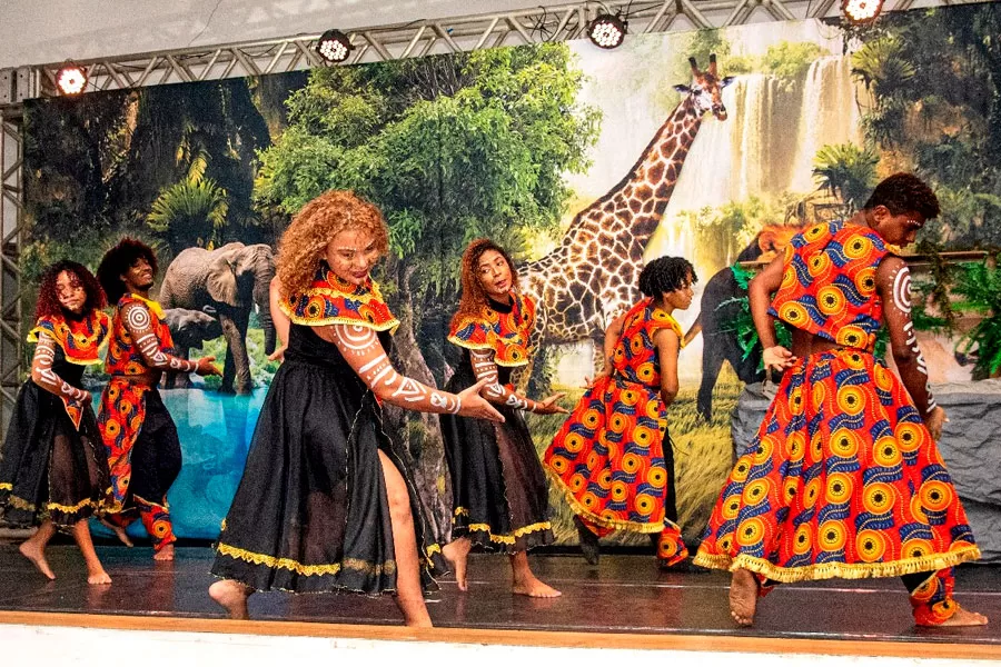 Espetáculo “O Rei Leão – O Musical” emociona público e celebra talentos da Casa da Cultura Espetáculo “O Rei Leão – O Musical” emociona público e celebra talentos da Casa da Cultura