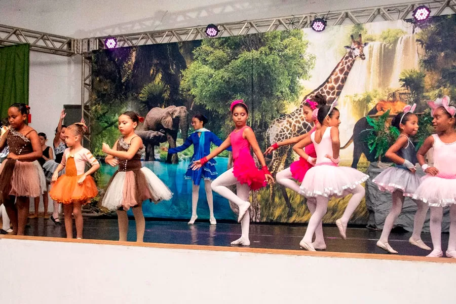 Espetáculo “O Rei Leão – O Musical” emociona público e celebra talentos da Casa da Cultura Espetáculo “O Rei Leão – O Musical” emociona público e celebra talentos da Casa da Cultura