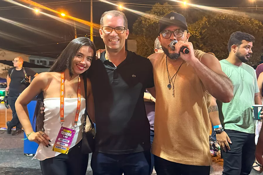 Milhares de foliões celebraram segundo dia da Micareta de Teixeira; entenda a relação com o axé music Milhares de foliões celebraram segundo dia da Micareta de Teixeira; entenda a relação com o axé music