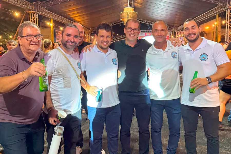 Milhares de foliões celebraram segundo dia da Micareta de Teixeira; entenda a relação com o axé music Milhares de foliões celebraram segundo dia da Micareta de Teixeira; entenda a relação com o axé music