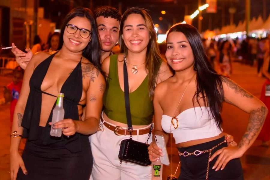 Milhares de foliões celebraram segundo dia da Micareta de Teixeira; entenda a relação com o axé music Milhares de foliões celebraram segundo dia da Micareta de Teixeira; entenda a relação com o axé music