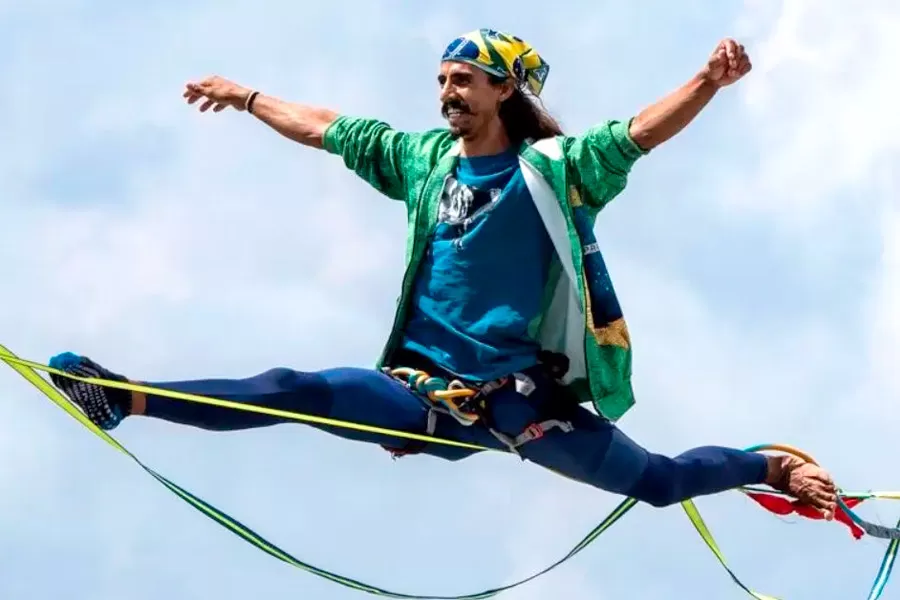 Atleta baiano de Itamaraju é campeão mundial de slackline, com quebra de recorde