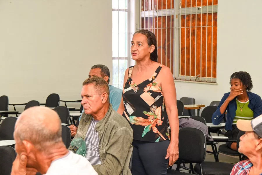 Prefeitura realizou reunião com feirantes para ouvir demandas e buscar melhorias nas feiras livres Prefeitura realizou reunião com feirantes para ouvir demandas e buscar melhorias nas feiras livres