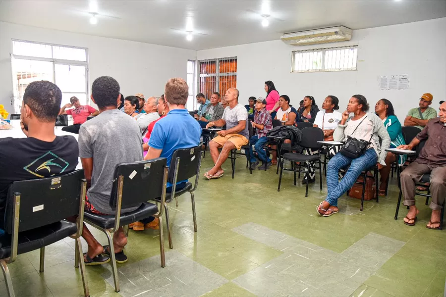 Prefeitura realizou reunião com feirantes para ouvir demandas e buscar melhorias nas feiras livres Prefeitura realizou reunião com feirantes para ouvir demandas e buscar melhorias nas feiras livres