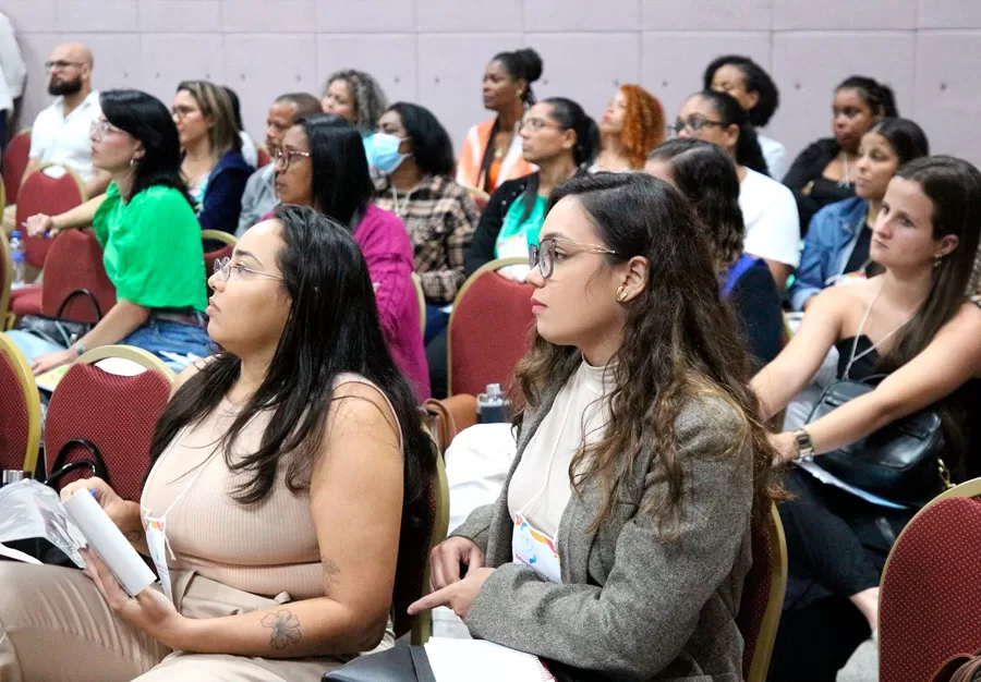 Psicólogos e assistentes sociais atuarão para garantir permanência de estudantes e combater a evasão escolar