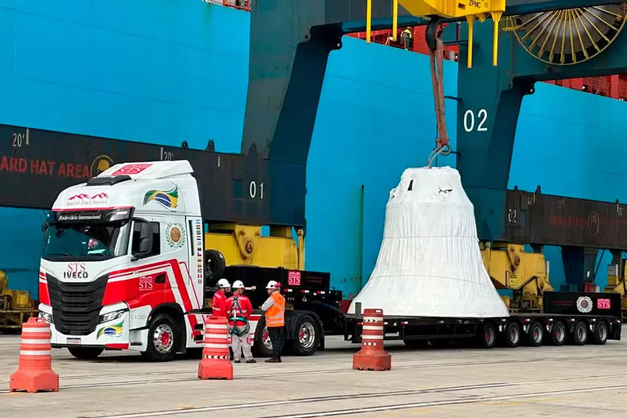 Vox Patris, considerado o maior sino do mundo, viaja 10 mil km e chega ao Porto de Santos