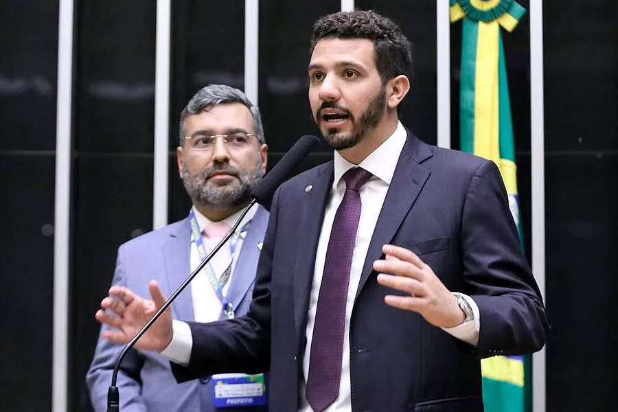 Neto Carletto denuncia descaso do DNIT e cobra soluções urgentes para ponte do Jequitinhonha