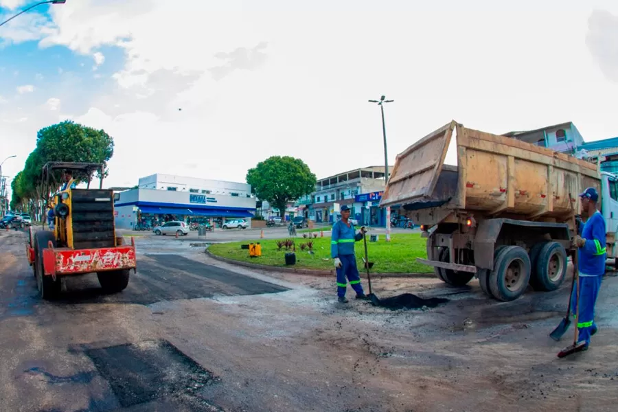 Prefeitura intensifica operação tapa-buraco para garantir mais segurança e conforto aos teixeirenses