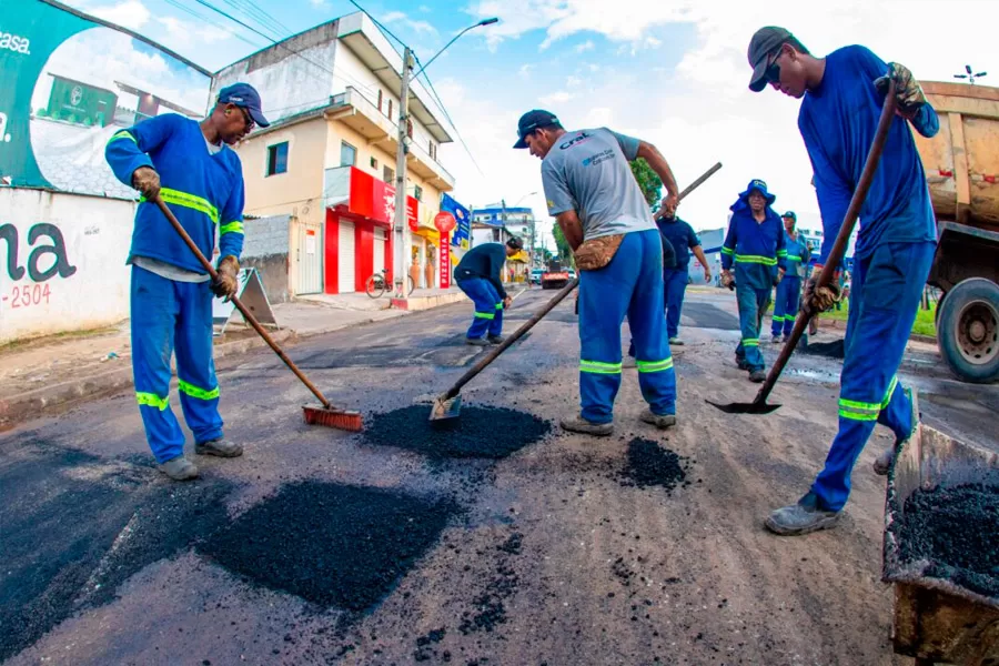 Prefeitura intensifica operação tapa-buraco para garantir mais segurança e conforto aos teixeirenses