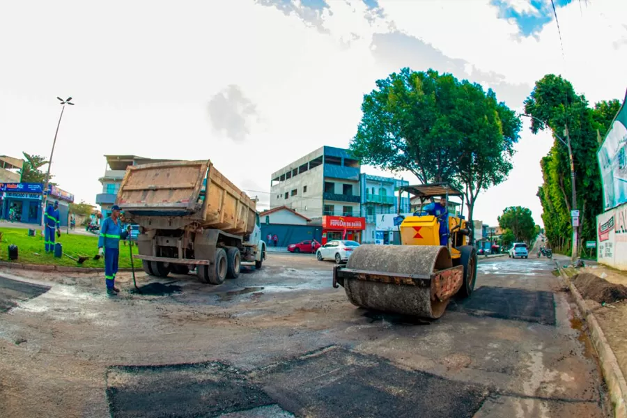 Prefeitura intensifica operação tapa-buraco para garantir mais segurança e conforto aos teixeirenses
