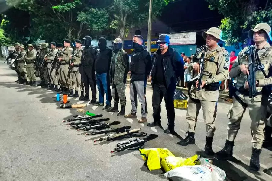 População aplaude simulado e reforça confiança na atuação da Polícia Militar População aplaude simulado e reforça confiança na atuação da Polícia Militar