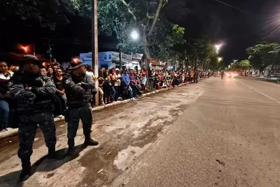 População aplaude simulado e reforça confiança na atuação da Polícia Militar População aplaude simulado e reforça confiança na atuação da Polícia Militar