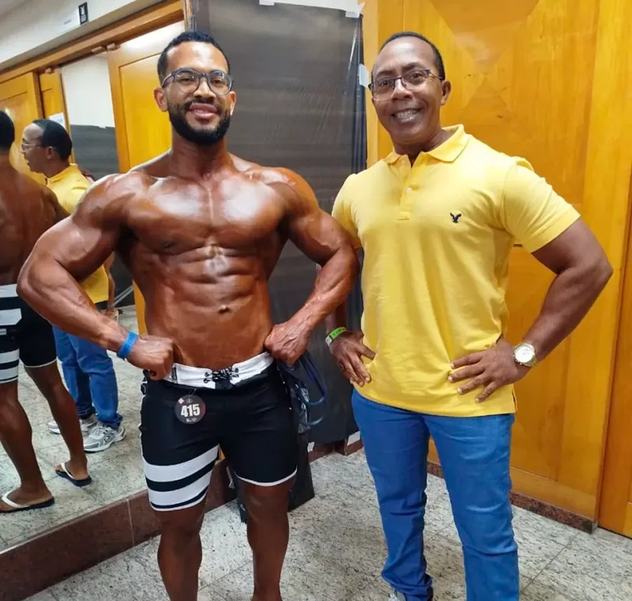 Atletas do Extremo Sul da Bahia se destacam em competição de fisiculturismo em Vitória - ES