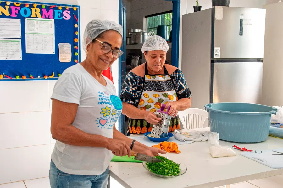 Formação de Merendeiras reforça qualificação e valorização profissional na Rede Municipal de Educação Formação de Merendeiras reforça qualificação e valorização profissional na Rede Municipal de Educação