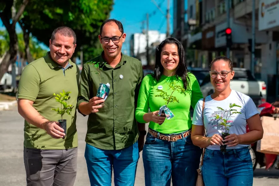 Prefeitura inicia Mês do Meio Ambiente com drive thru de mudas nativas da Mata Atlântica Prefeitura inicia Mês do Meio Ambiente com drive thru de mudas nativas da Mata Atlântica