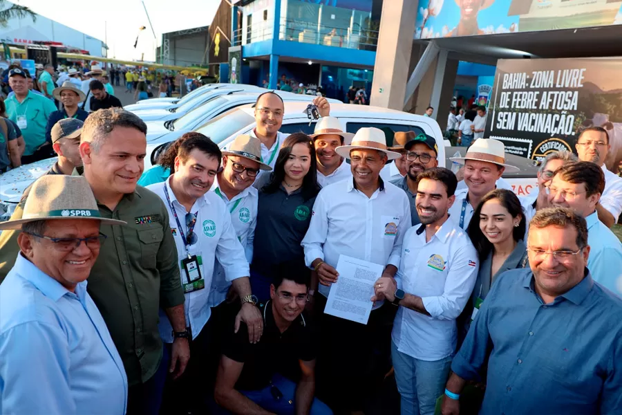 Bahia Farm Show: Estado entrega veículos para a fiscalização da produção agropecuária