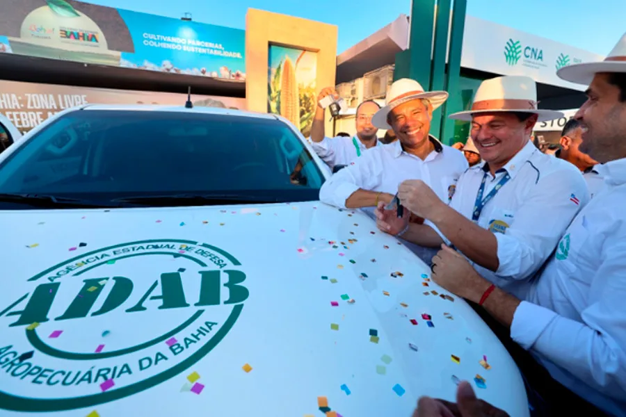 Governo entrega veículos à Adab para reforçar fiscalização agropecuária na Bahia Farm Show