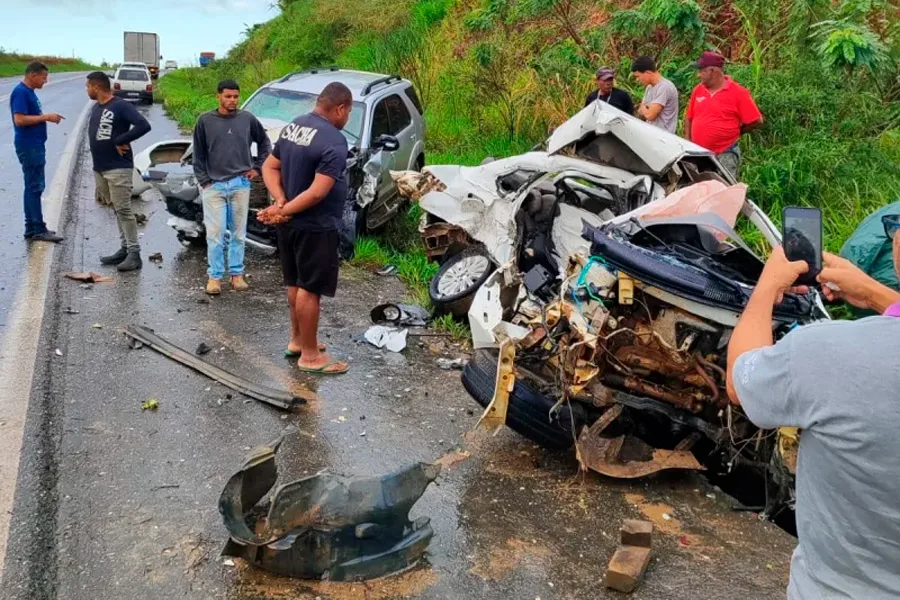 Ex-vereador Ivan Lacerda e o filho morrem em trágico acidente na BR-101, em Itamaraju