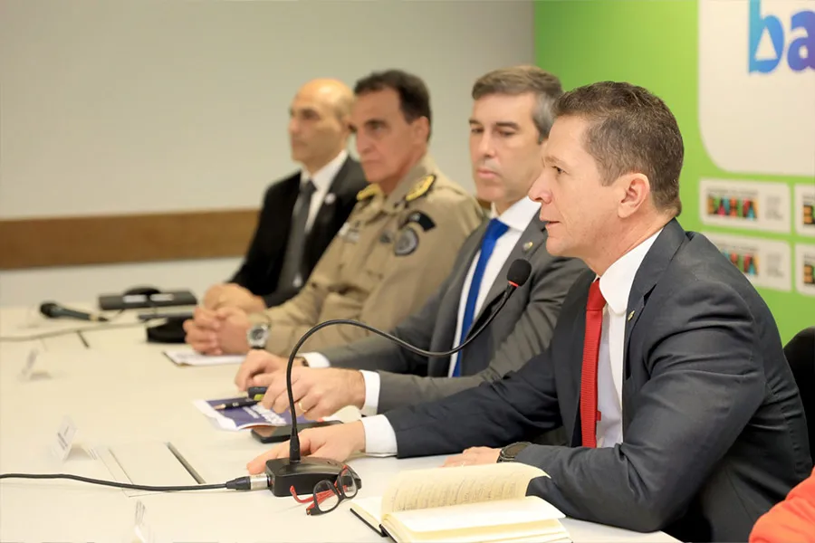 São João da Bahia terá o emprego de 12 mil profissionais na capital e no interior e R$ 30 milhões do governo estadual São João da Bahia terá o emprego de 12 mil profissionais na capital e no interior e R$ 30 milhões do governo estadual
