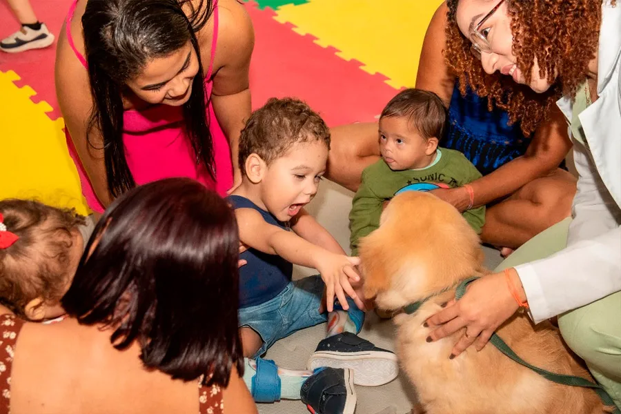 PET Terapia promove momentos de alegria, desenvolvimento e acolhimento no CER IV PET Terapia promove momentos de alegria, desenvolvimento e acolhimento no CER IV