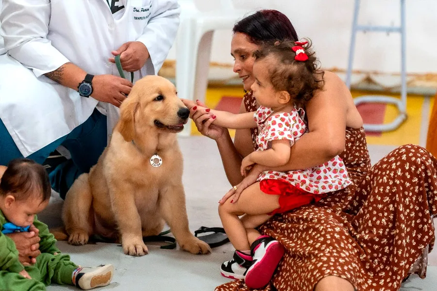 PET Terapia promove momentos de alegria, desenvolvimento e acolhimento no CER IV PET Terapia promove momentos de alegria, desenvolvimento e acolhimento no CER IV