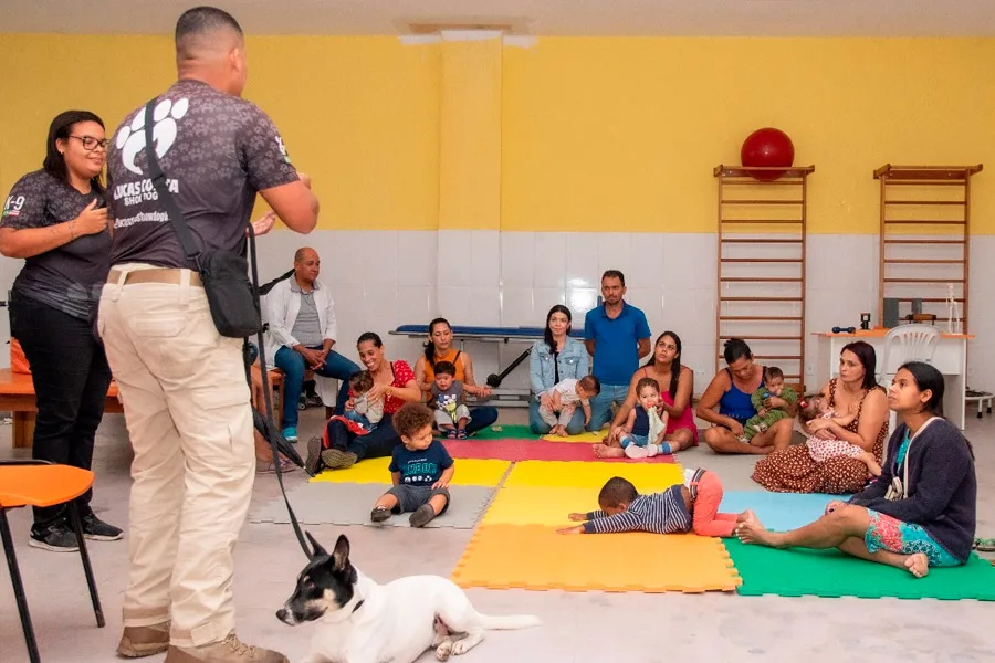 PET Terapia promove momentos de alegria, desenvolvimento e acolhimento no CER IV PET Terapia promove momentos de alegria, desenvolvimento e acolhimento no CER IV