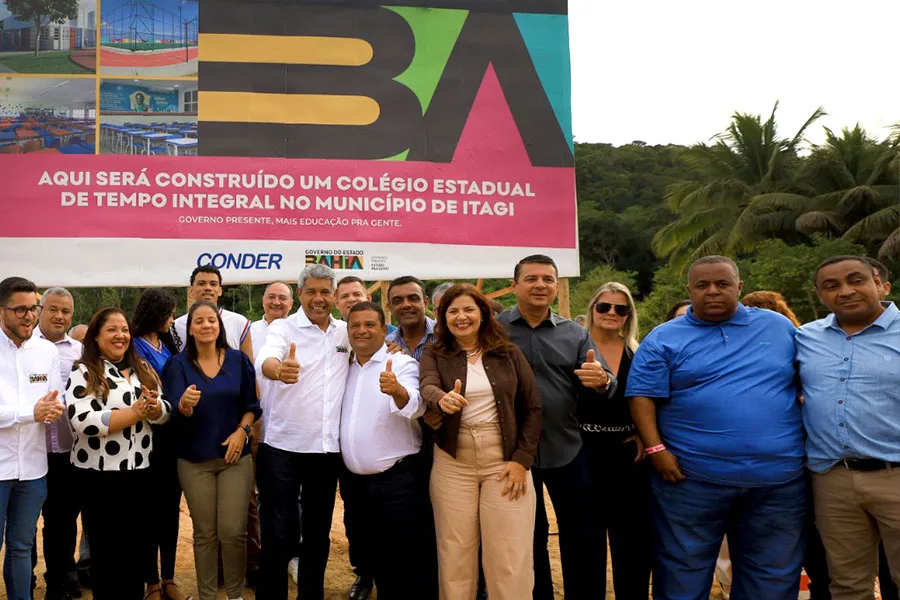 Em Itagi, Jerônimo Rodrigues anuncia a construção de escola de tempo integral e entrega equipamentos de saúde