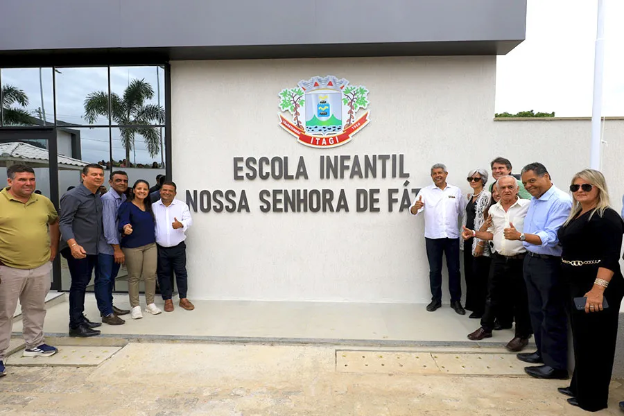 Em Itagi, Jerônimo Rodrigues anuncia a construção de escola de tempo integral e entrega equipamentos de saúde