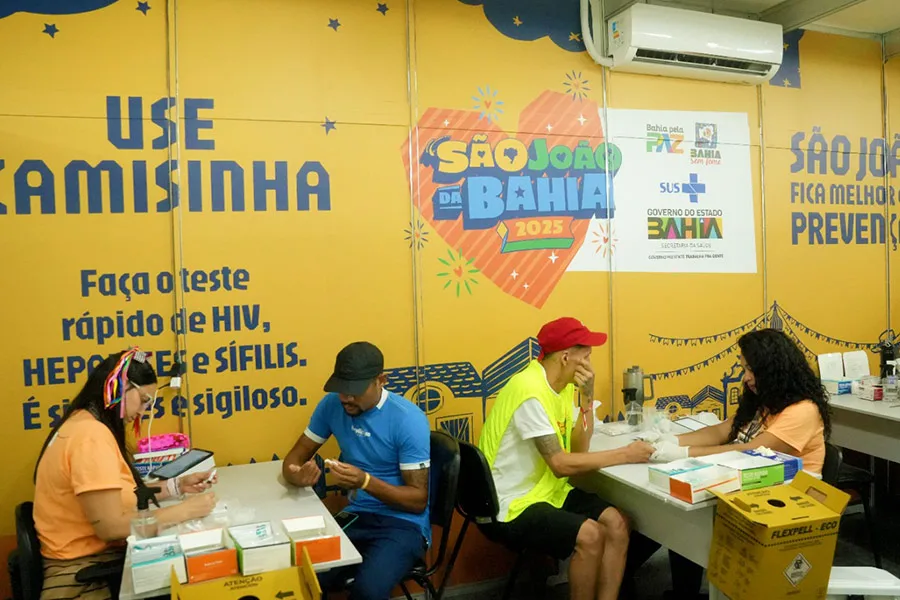 Estandes de testagem rápida para Infecções Sexualmente Transmissíveis atendem população nos festejos do São João da Bahia Estandes de testagem rápida para Infecções Sexualmente Transmissíveis atendem população nos festejos do São João da Bahia