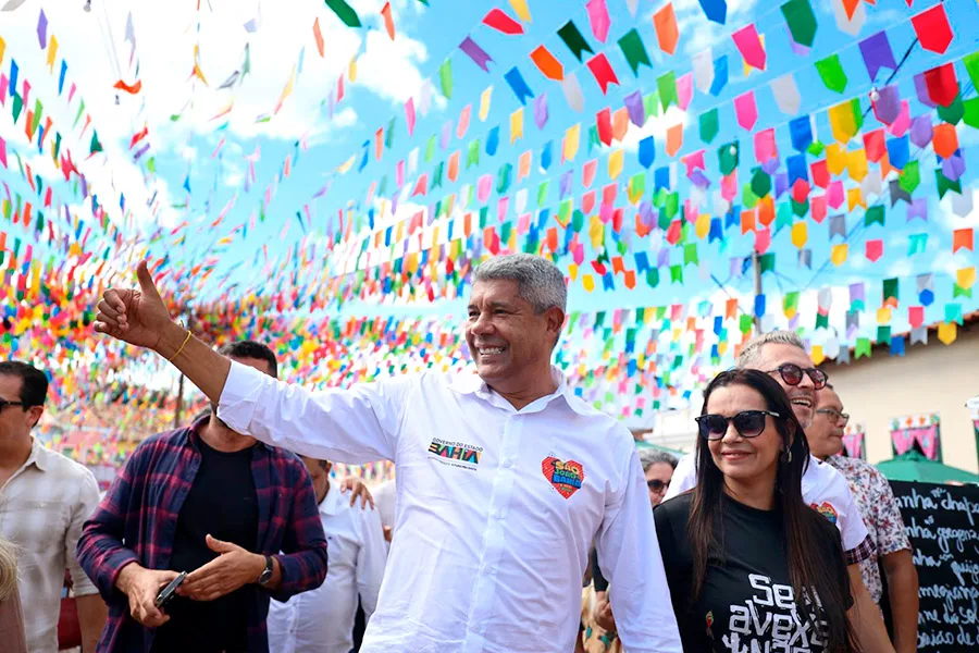 Com ocupação de 100% na rede hoteleira, Lençóis recebe visita do governador durante os festejos juninos Com ocupação de 100% na rede hoteleira, Lençóis recebe visita do governador durante os festejos juninos