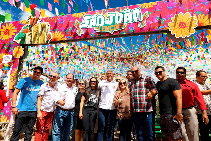 Com ocupação de 100% na rede hoteleira, Lençóis recebe visita do governador durante os festejos juninos Com ocupação de 100% na rede hoteleira, Lençóis recebe visita do governador durante os festejos juninos