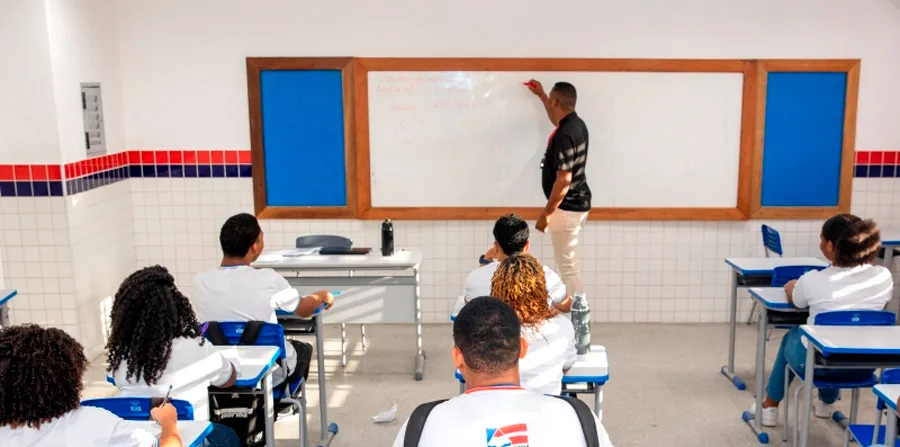 SEC publica edital para contratação de 1.906 professores da Educação Básica por meio de regime especial