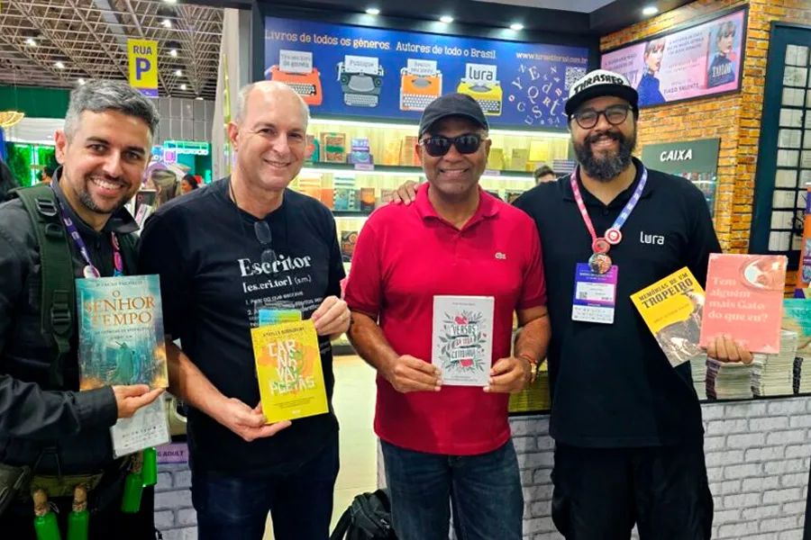 Athylla Borborema leva o Nordeste ao pódio da Bienal do Livro com “Carnaval dos Poetas”