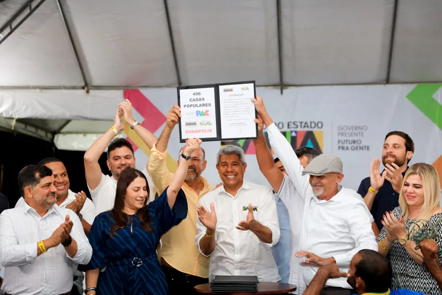 Jerônimo Rodrigues entrega obras de infraestrutura, equipamentos médicos e novos investimentos 