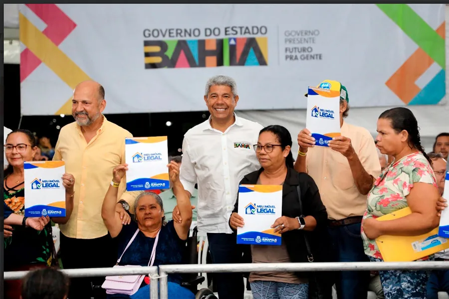 Jerônimo Rodrigues entrega obras de infraestrutura, equipamentos médicos e novos investimentos 