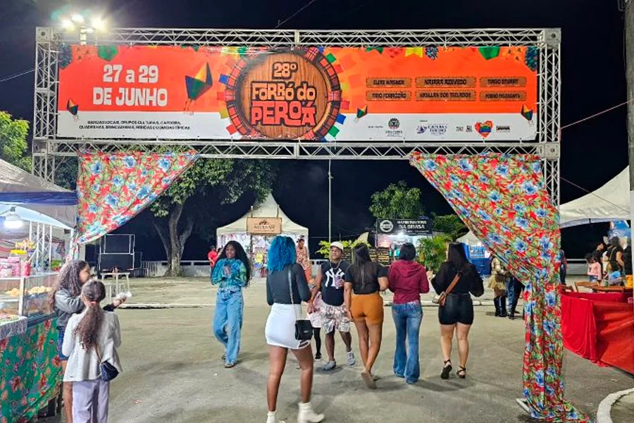 Mucuri abre os festejos do 28º Forró do Peroá com show de Elias Wagner na primeira noite de festa
