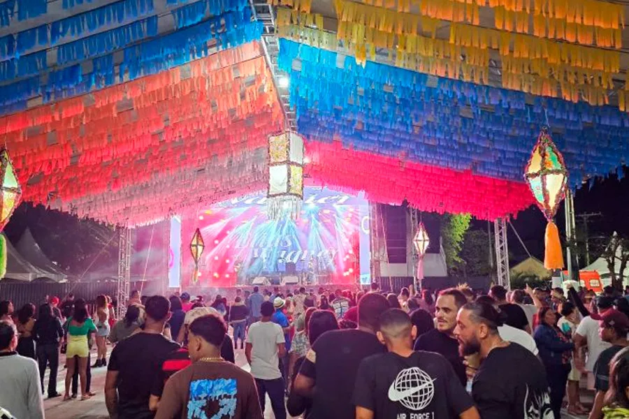 Mucuri abre os festejos do 28º Forró do Peroá com show de Elias Wagner na primeira noite de festa