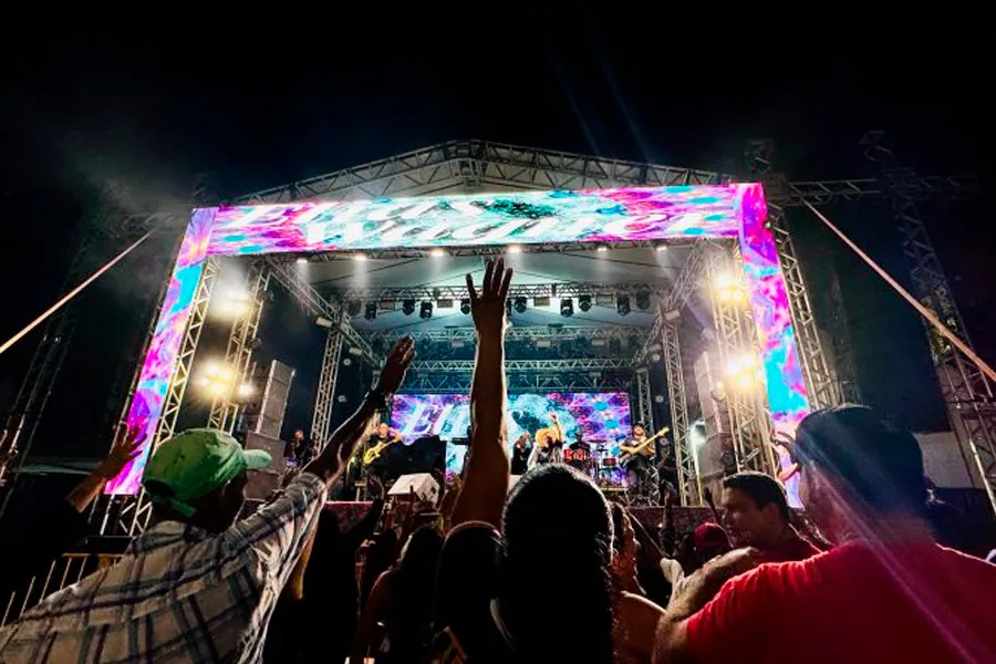 Mucuri abre os festejos do 28º Forró do Peroá com show de Elias Wagner na primeira noite de festa