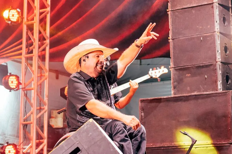 Mucuri abre os festejos do 28º Forró do Peroá com show de Elias Wagner na primeira noite de festa